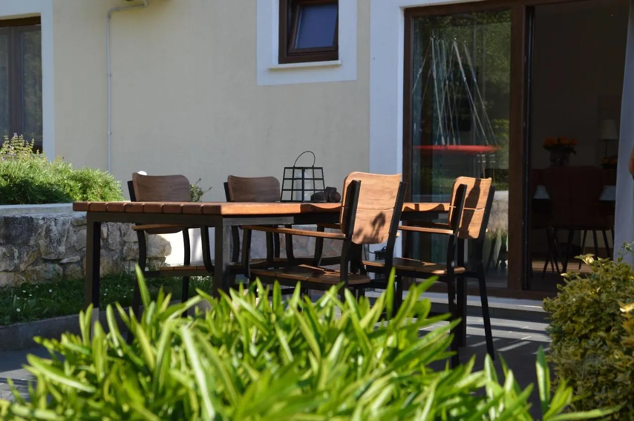 Nela Apartment Krsan